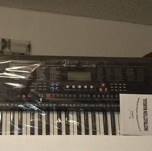61 key keyboard and stand